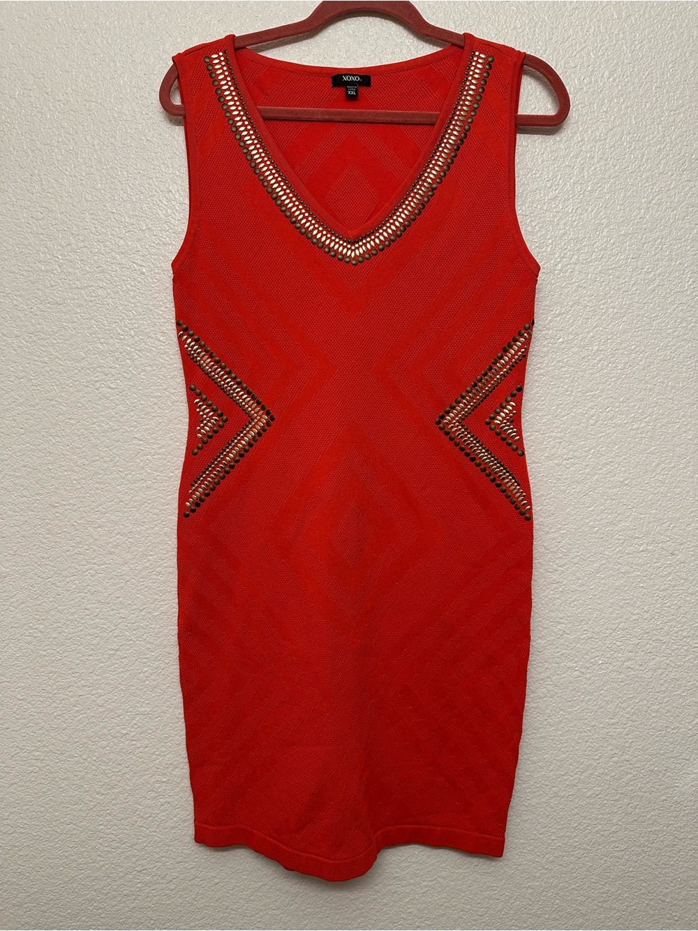 XOXO Red Stud-Trim V-Neck Midi Bodycon Dress